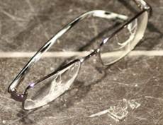 Los materiales resistentes a rotura son muy recomendados para deportistas y niños. lentes rotas